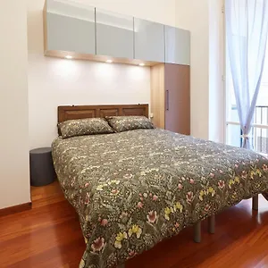 Corridoni Apartment Milan